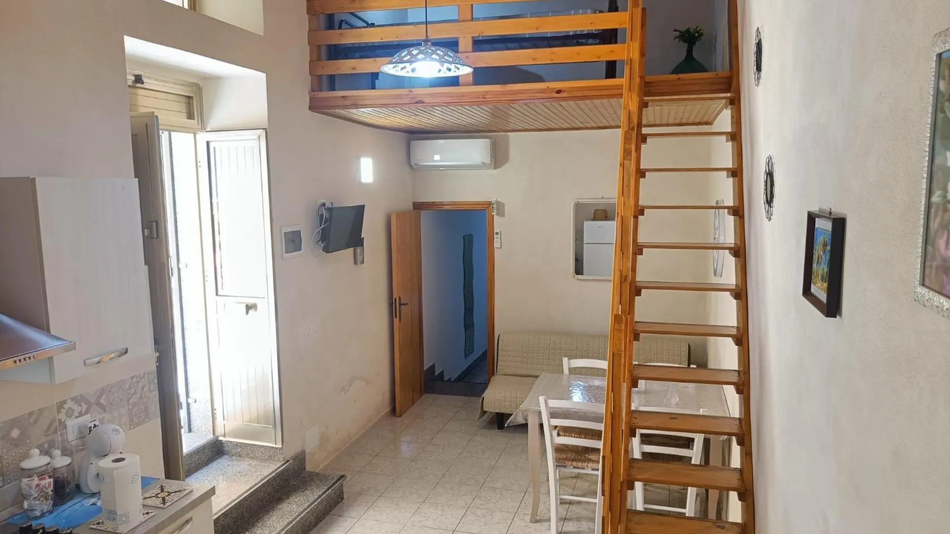 Holiday home Casa A Due Passi Dal Mare Cristallino Portopalo Di Capo Passero